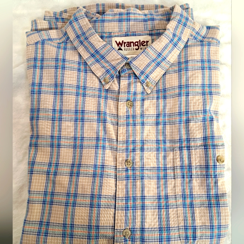 Wrangler Rugged Wear NWT Men's Short Sleeve Shirt